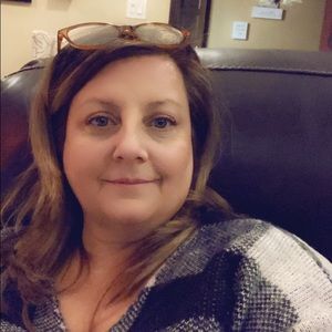 Meet your Posher, Laurie